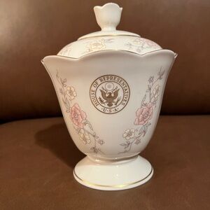 House of Representatives Footed Covered Dish